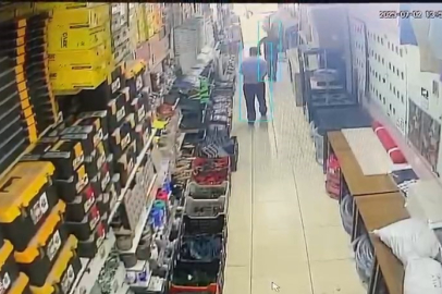 Bursa’da deprem anında yaşanan korku kameralara yansıdı