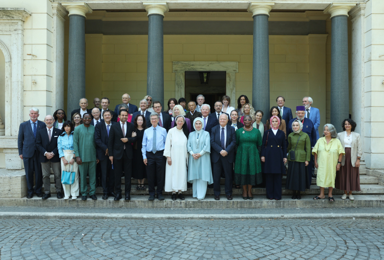 Emine Erdoğan’dan Vatikan’da küresel adalet mesajı “Dünya 5’ten büyüktür” 3