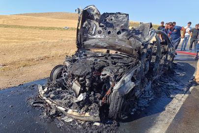Siirt’te seyir halindeki otomobil alev aldı
