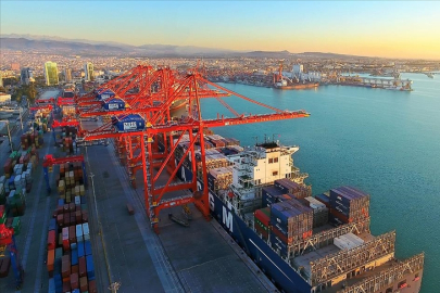 Mersin Limanı'nda 2,5 milyon TL’lik kaçak elektronik sigara tütünü ele geçirildi