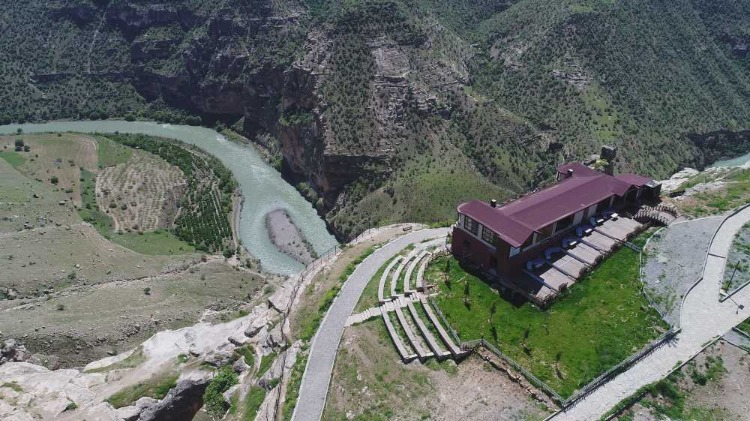 BOTAN VADİSİ’NDEN YAMAÇ PARAŞÜTÜNE