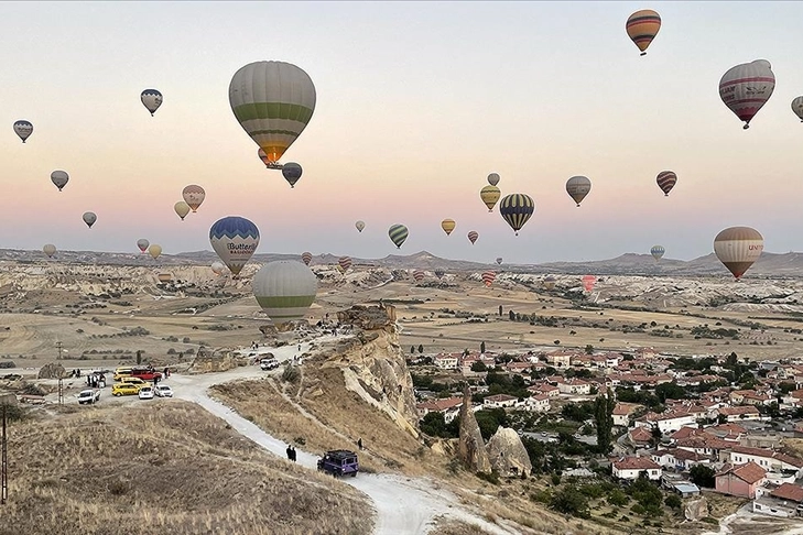 Tarihin, doğanın ve gökyüzünün buluştuğu Kapadokya’dan kareler