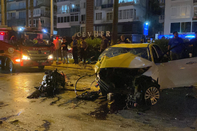 Mersin'de feci kaza: Ticari taksi ağaca çarptı, motoru yerinden fırladı