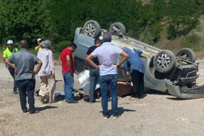 Boyabat’ta otomobil takla attı: 3 yaralı