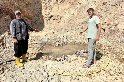 Hatay’da kuruyan kuyudan 2 yıl sonra su çıktı: Mahallede kurban kesildi