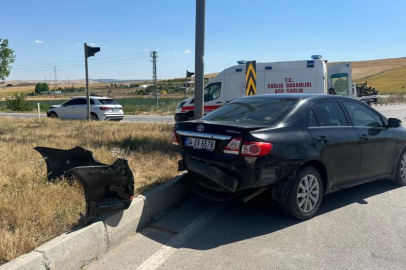 Çorum'da iki otomobil çarpıştı: 4 yaralı