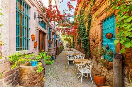 Taş Sokaklarda Zamanda Yolculuk