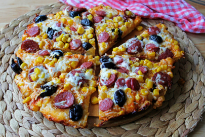 Fırın Yoksa Tavada Var! İşte Evde Kolayca Hazırlanan Pizza Tarifi