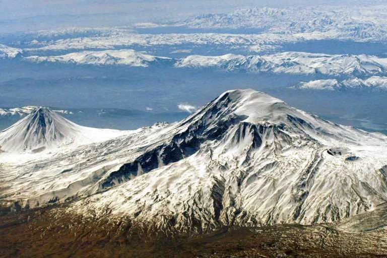 Nuh'un gemisi'nden meteor çukuruna: Türkiye'nin çatısı Ağrı Dağı