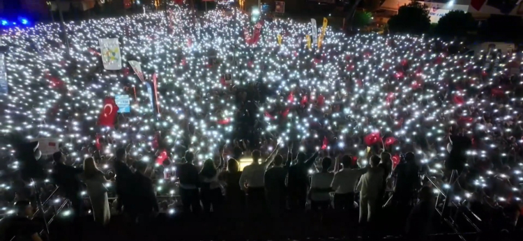 Adana’da 'Zeydan Karalar’a özgürlük' mitingi başladı  Özgür Özel konuşuyor 3