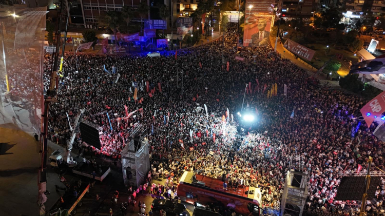 Adana’da 'Zeydan Karalar’a özgürlük' mitingi  Özgür Özel “Zeydan Başkan, 250 bin hemşehrin sana sahip çıkıyor” 4