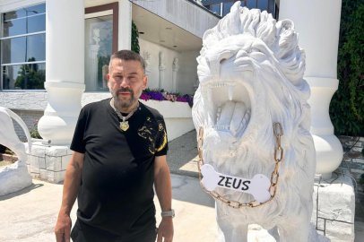 Antalya’da kaçan aslan ‘Zeus’ vurularak öldürüldü, sahibi evine temsili mezar yaptırdı