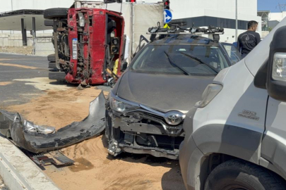 Başakşehir'de zincirleme kaza: 1'i hamile 3 kişi yaralandı