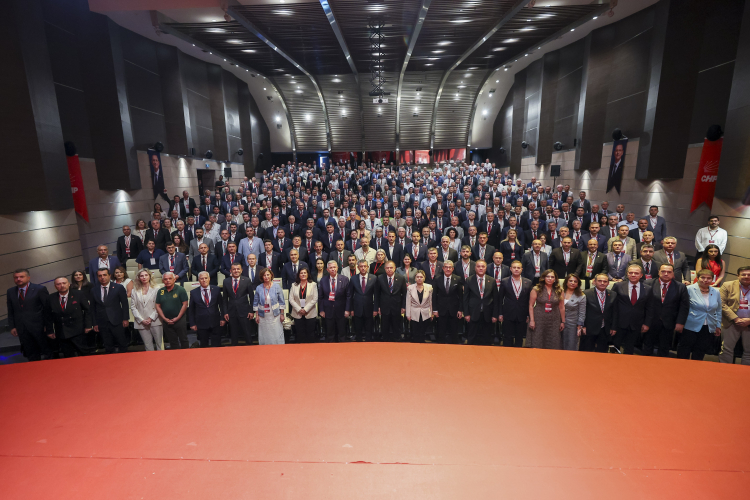 CHP Genel Başkanı Özel, Belediye Başkanları Toplantısı'na katıldı 3