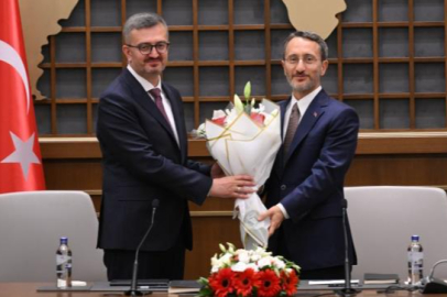 Cumhurbaşkanlığı İletişim Başkanlığı’nda devir teslim: Fahrettin Altun görevi Burhanettin Duran’a devretti