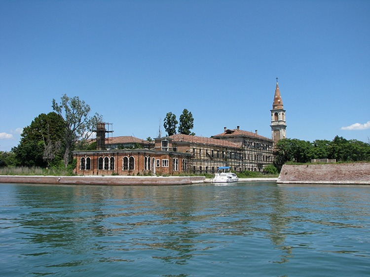 Poveglia Adası, İtalya