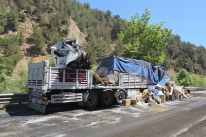 Niğde - Pozantı yolunda 3 tır çarpıştı: 1 ölü, 2 yaralı