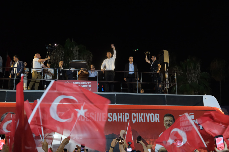 özgür özel adana miting