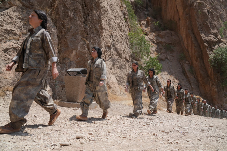 PKK'lı gruplar Süleymaniye'de silah bıraktı Bahçeli'den 'Terörsüz Türkiye' vurgusu 2