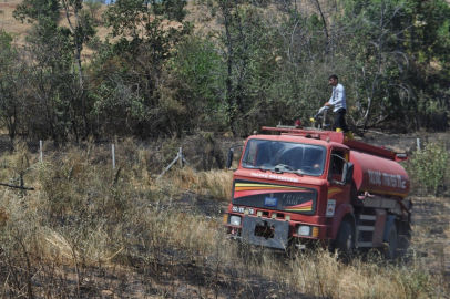 Yulaf tarlası hobi bahçesindeki yangında kül oldu