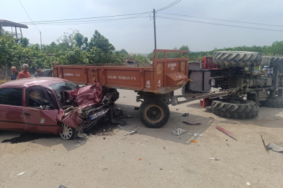 Adana Kozan’da otomobille traktör çarpıştı: 2 yaralı