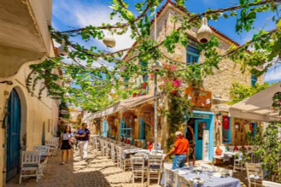 BOZCAADA GEZİ REHBERİ: EGE’NİN SAKLI CENNETİNE NASIL GİDİLİR, NELER YAPILIR?