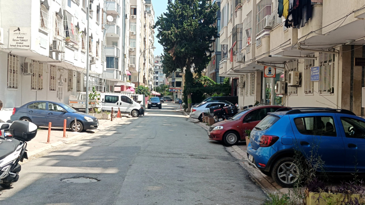 Adana 'hayalet şehir'e döndü 38 derecelik sıcaklık sokakları boşalttı 4