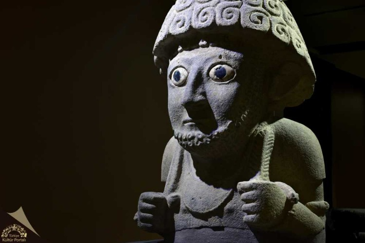 MOZAİKLERLE BEZENEN BİR KÜLTÜR HAZİNESİ