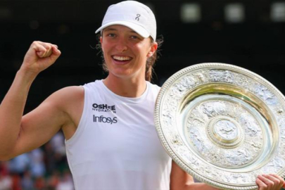 Wimbledon'da tarihi final: Iga Swiatek, 114 yıllık rekorla şampiyon oldu