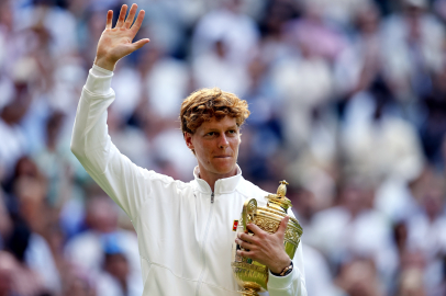 Wimbledon'da şampiyon Jannik Sinner! Tarih yazan İtalyan, Alcaraz'ı tahtından indirdi