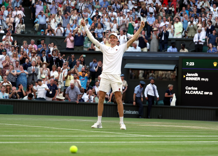 Wimbledon'da şampiyon Jannik Sinner! Tarih yazan İtalyan, Alcaraz'ı tahtından indirdi 2
