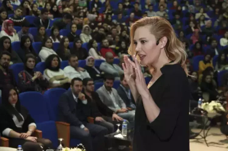 15 Temmuz'da silah zoruyla bildiri okutulan spiker Tijen Karaş'ın yeni hayatı şaşırttı 2