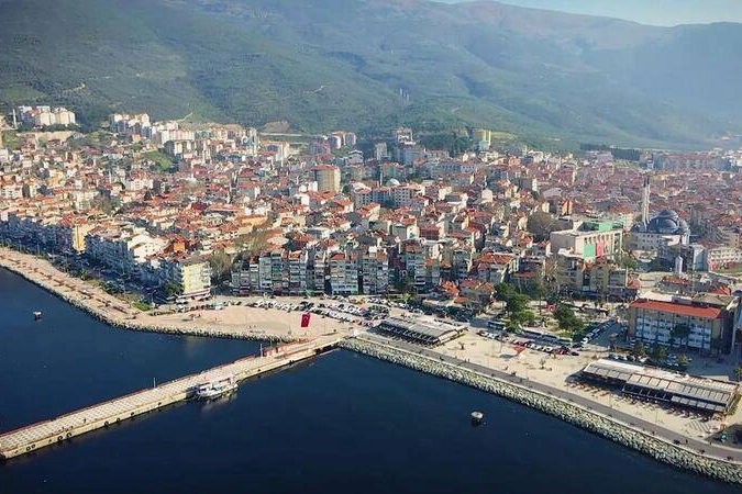 Gemlik’te Denize Girilecek En Popüler Plajlar: Geniş Sahiller ve Temiz Deniz