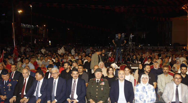 Adana 15 Temmuz Demokrasi ve Millî Birlik Günü'nün 9. yılında ‘Demokrasi Nöbetiyle’ tek yürek oldu