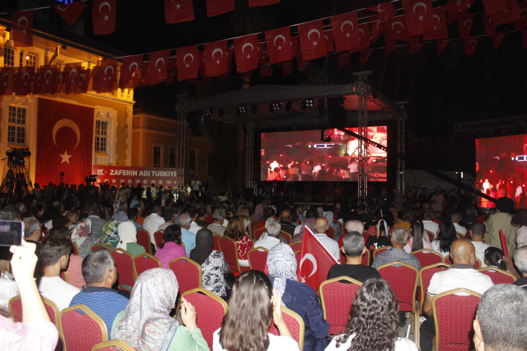 Adana 15 Temmuz Demokrasi ve Millî Birlik Günü'nün 9. yılında ‘Demokrasi Nöbetiyle’ tek yürek oldu