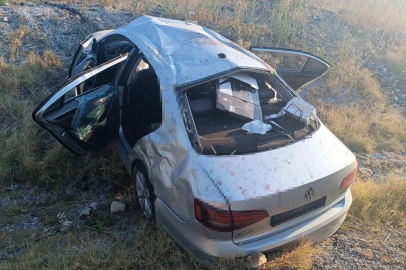 Salihli’de feci kaza: Otomobil zeytin bahçesine uçtu, 1 ölü 4 yaralı