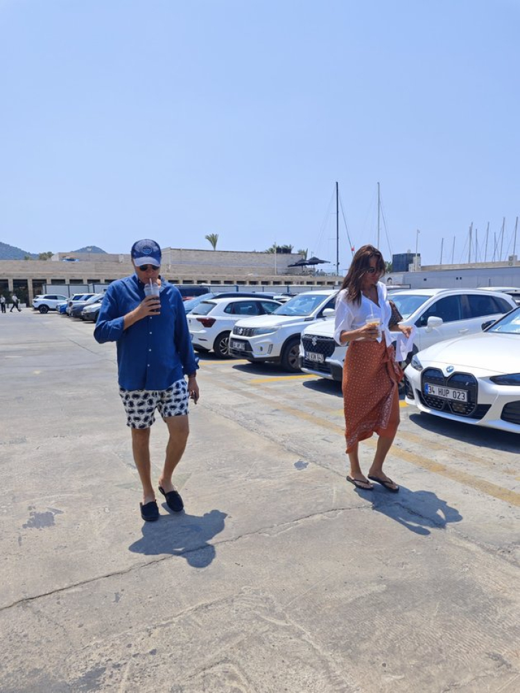 Güzide Duran ile Fikret Orman Bodrum’da görüntülendi 3