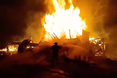 Kastamonu’da çıkan yangında ev kullanılamaz hale geldi