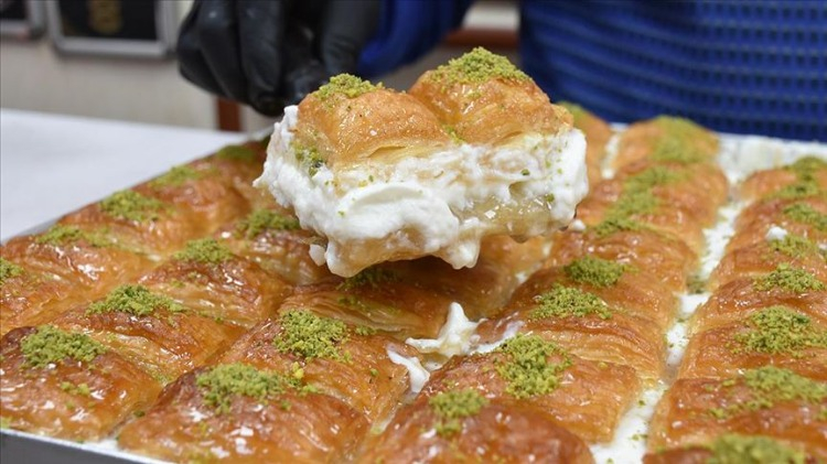 Kaymak Tatlısı