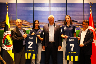Fenerbahçe Kadın Voleybol Takımı’nda Hande Baladın ve Helin Kayıkçı resmen imzaladı