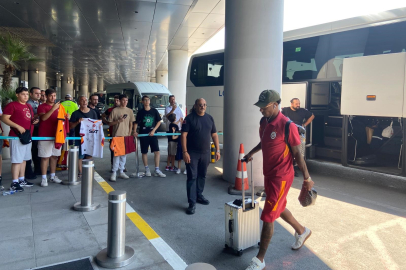 Galatasaray, yeni yıldızlarıyla Avusturya kampı için yola çıktı