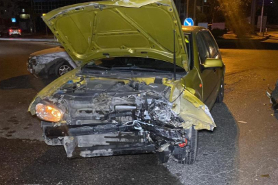 Kocaeli Kartepe'de kavşakta feci kaza: 4 kişi yaralandı