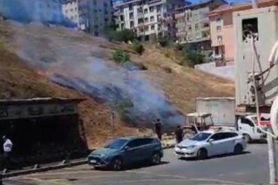 Sultangazi'de boş arazide çıkan yangın paniğe neden oldu