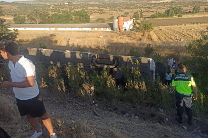 Balıkesir'de yolcu otobüsü devrildi: 1’i ağır, 27 kişi yaralandı