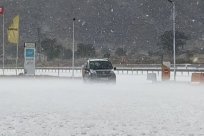 Erzincan'da sağanak yağış sele dönüştü