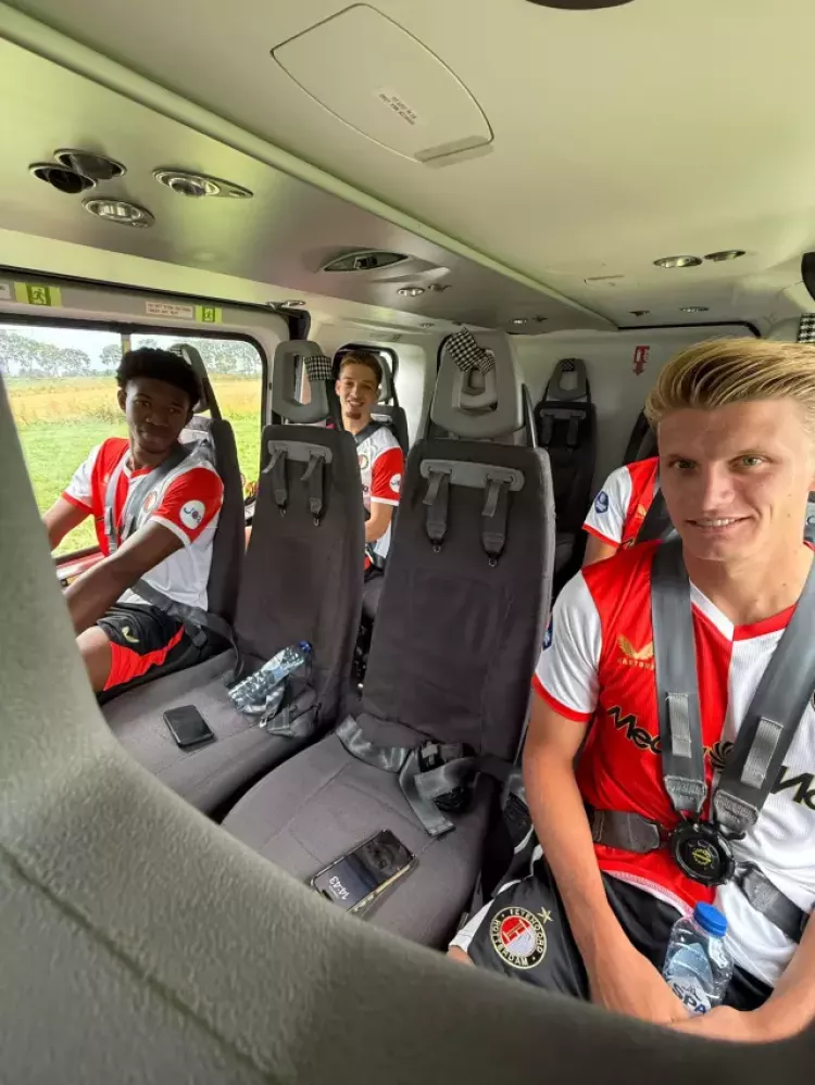 İstanbulspor'dan giden Gaoussou Diarra'ya krallar gibi karşılama Helikopterle stadyuma indi 2