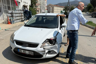 Osmaniye Bahçe’de iki otomobil çarpıştı: 1 yaralı