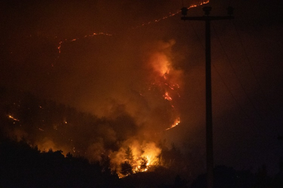 Sakarya Geyve’de orman yangını ikinci gününde havadan ve karadan mücadeleyle sürüyor