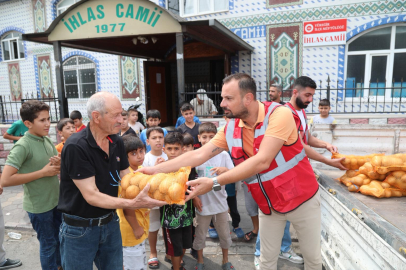 Yüreğir Belediyesi, ihtiyaç sahiplerinin sofrasına destek oldu
