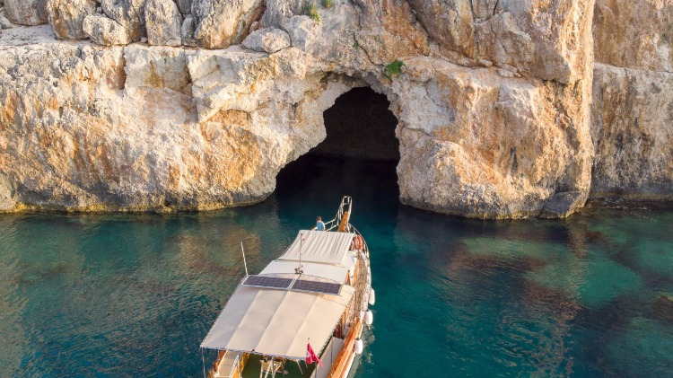 Korsanlar Mağarası